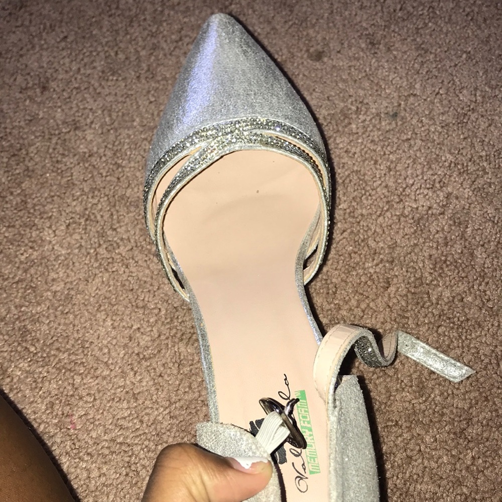 shoes - Picture 3 of 4